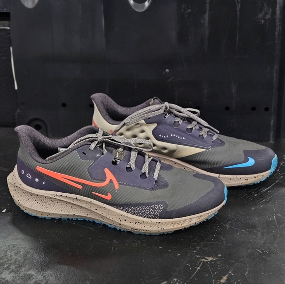 Nike Men's Pegasus 39 Shield - Picture 2 of 7